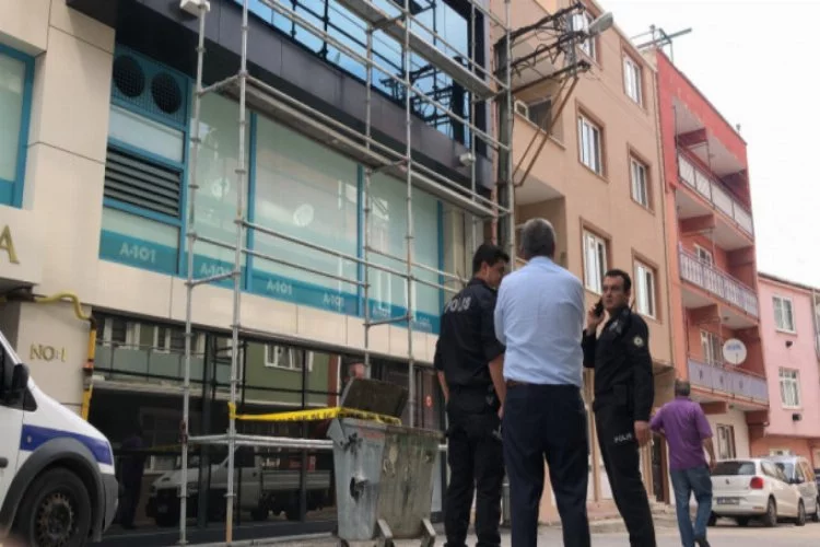 Bursa'da feci olay! İşçi 4. kattan asfalta çakıldı...