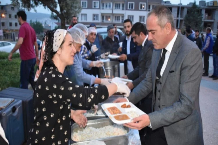 Eşref Dinçer mahallesinde iftar buluşması