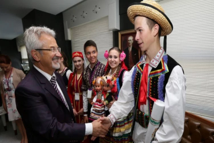 Başkan Turgay Erdem yabancı öğrencilerle buluştu