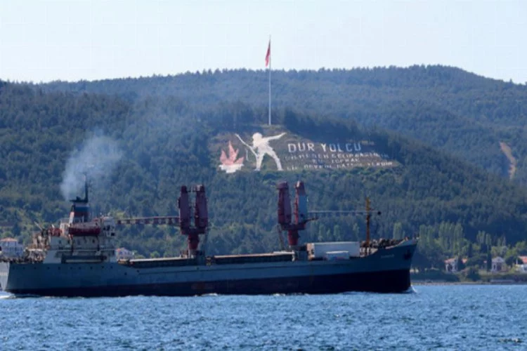 Rus gemisi Çanakkale Boğazı'ndan geçti
