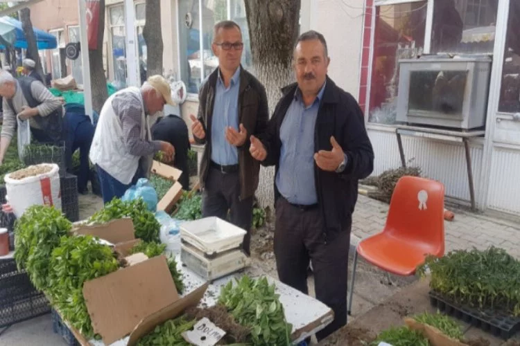 Bursa'nın her hafta dualarla açılan pazarı