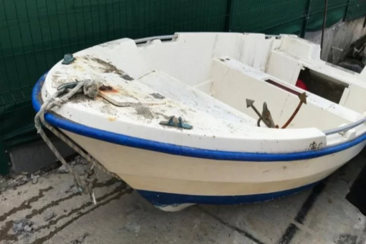 Bursa'da sahil güvenlik bu teknelerin sahiplerini ilanla arıyor!