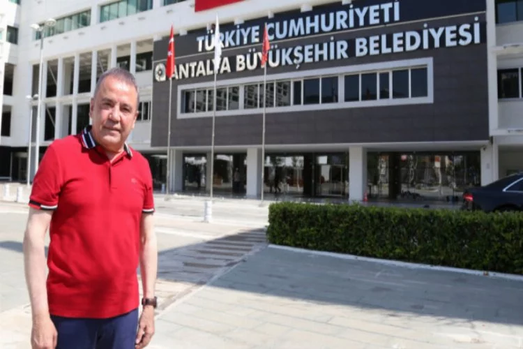 Belediye tabelasına 'Türkiye Cumhuriyeti' ibaresi eklendi
