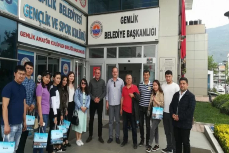 Kazakistanlı gençlerden Gemlik'e ziyaret