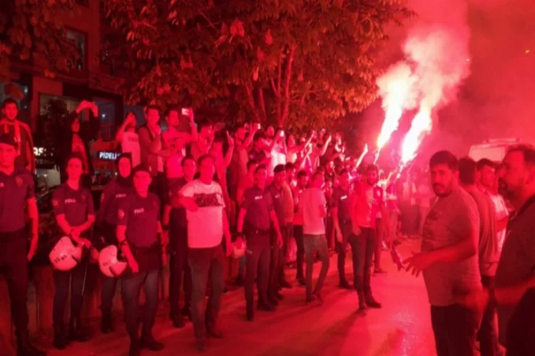 Galatasaraylılar, Bursa'da şampiyonluklarını kutladı