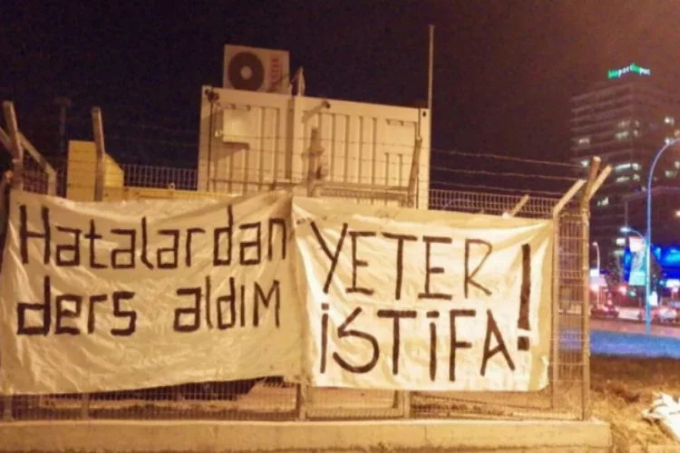 Bursaspor taraftarından pankartlı protesto!