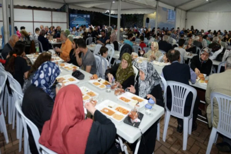 BTSO'dan 15 günde 30 bin kişiye iftar