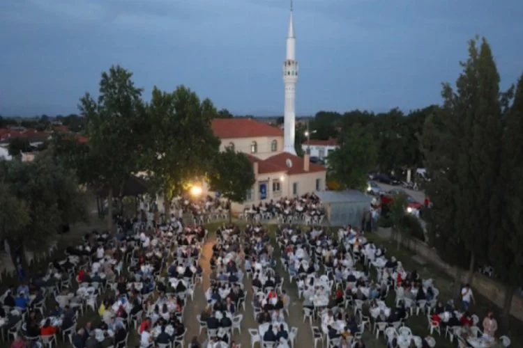 Bursa Büyükşehir Belediyesi'nden, Batı Trakya Türklerine iftar ve sahur programı