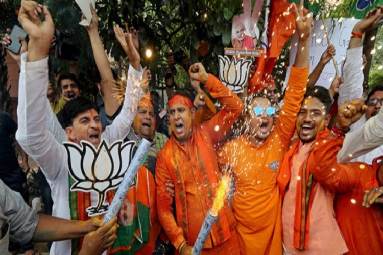 Hindistan'da seçim sonuçları belli oldu