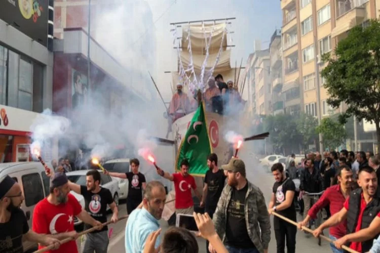 Bursa'da Fatih'in gemisini karadan yürüttüler