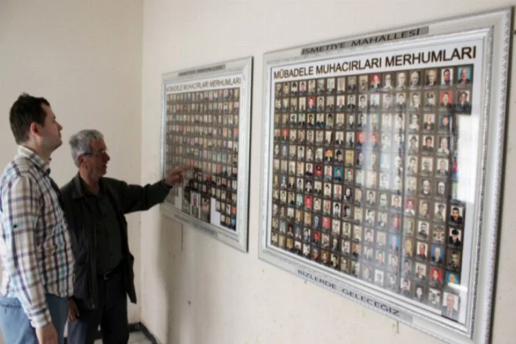 Bursa'da köyün kuruluşundan itibaren ölenlerin resimlerini sergiliyor