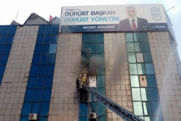 Saadet Partisi İl Başkanlığı binasında yangın paniği!