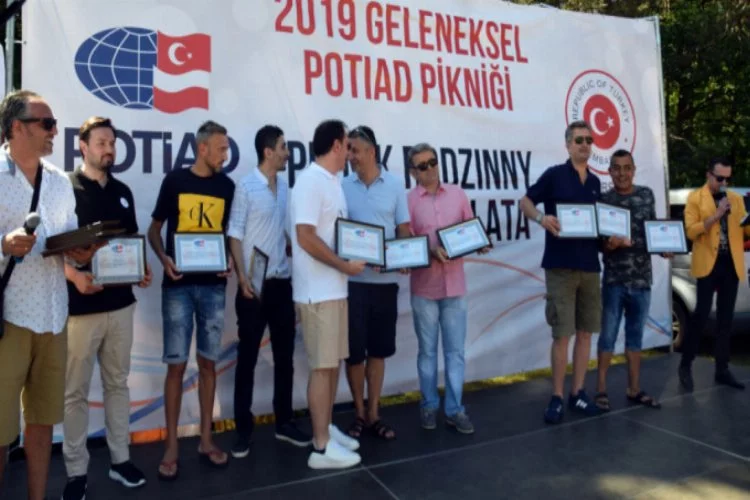 Polonya'da yaşayan Türkler yaza merhaba pikniğinde buluştu
