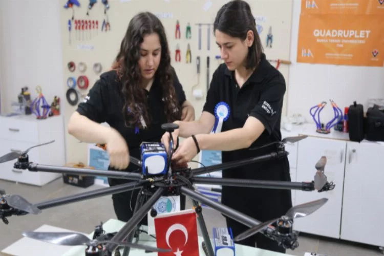 "Oktokopter" tasarlayan Bursalı öğrencileri ABD'de yarışacak