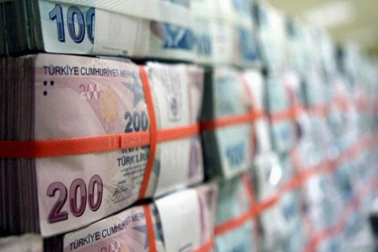 Hazine 7,4 milyar lira borçlandı
