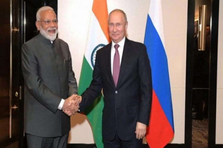 Putin, Modi ile bir araya geldi