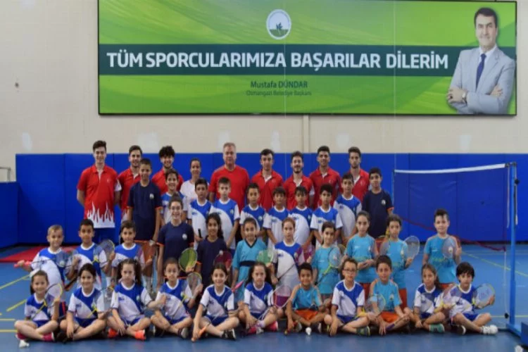 Bursa'da genç badmintonculara milli destek