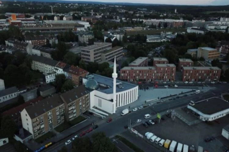 Almanya'da "Cami Meydanı" açıldı