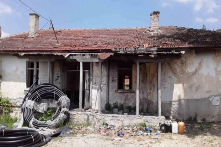 Bursa'da kullanılmayan okul binalarına yıkım izni