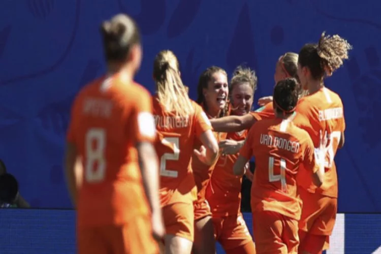 Hollanda yarı finale yükseldi