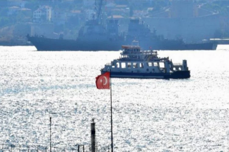 ABD'ye ait savaş gemisi İstanbul Boğazı'ndan geçti