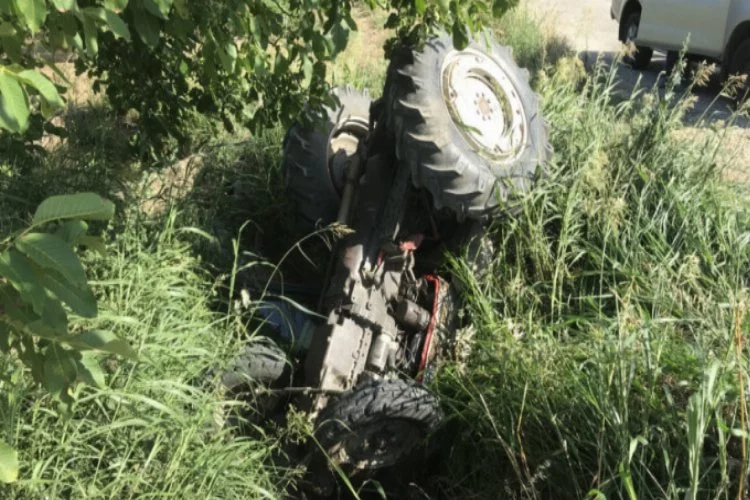 Bursa'da traktördeki baba ve iki oğlu ölümden döndü
