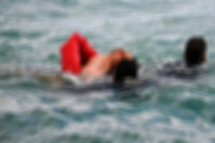 Bursa'da yüzerken ayağına kramp girdi, son anda kurtarıldı!