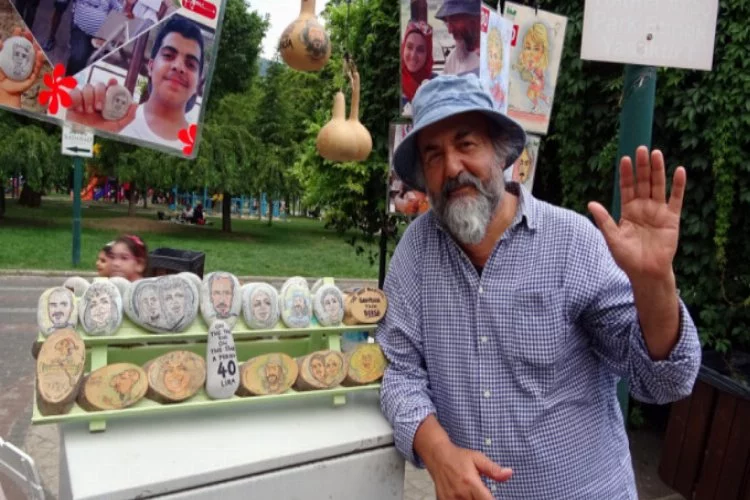 Bursa'da 49 yıldır Kültürpark'ta portre çiziyor!