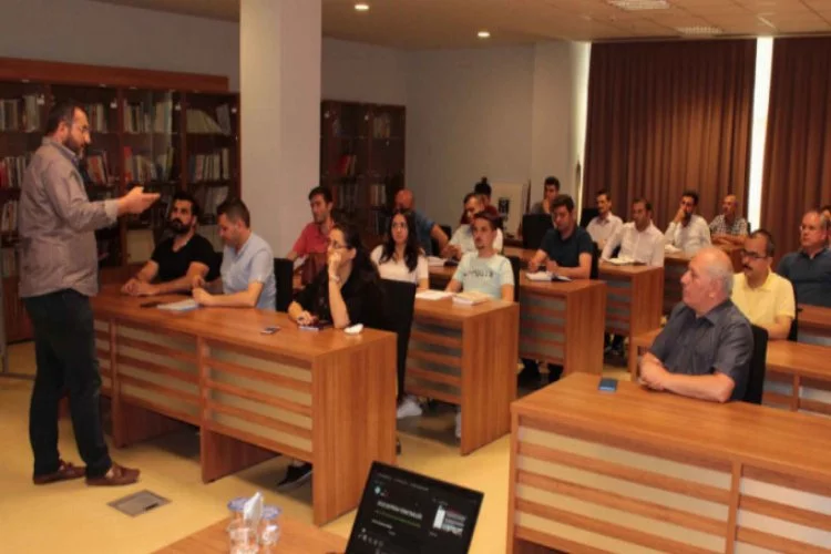 Bursa'da mühendislere bina deprem yönetmeliği semineri