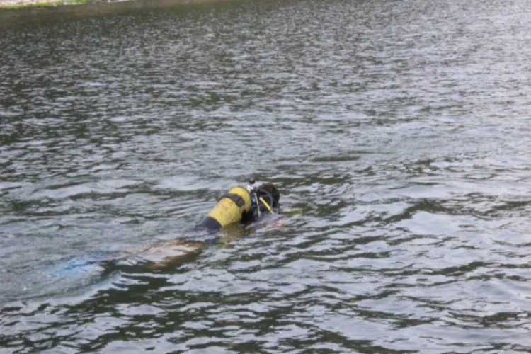 Kurşunlu'da arızalanan tekneden denize atlayan şahıs bulunamadı