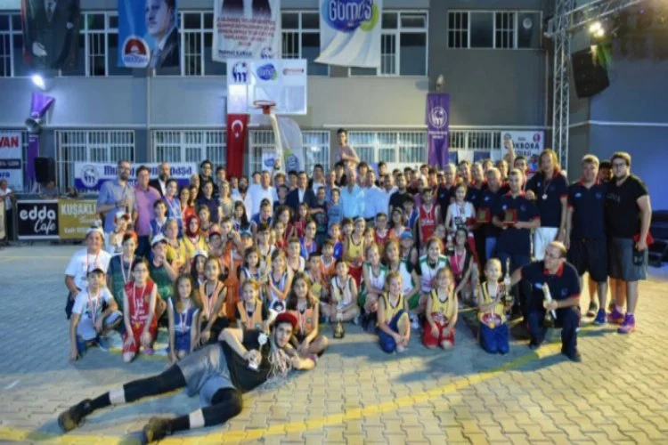 Bursa'da basketbol şöleninde final