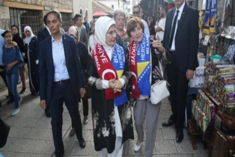 Emine Erdoğan Saraybosna'daki tarihi Başçarşı'yı gezdi