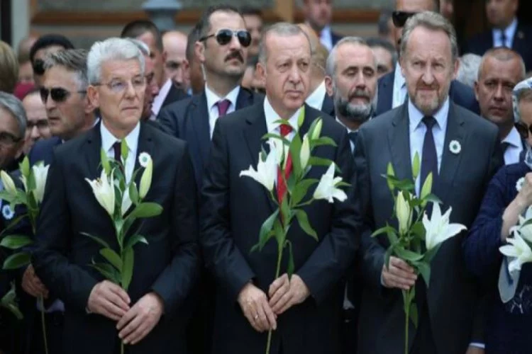 Erdoğan, Srebrenitsa Soykırımı kurbanlarını andı
