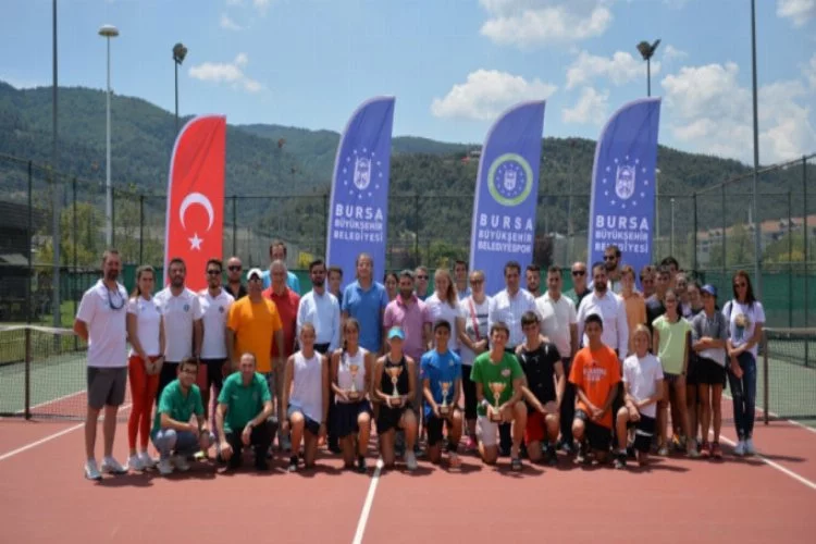 Bursa'da Yaz Kupası sahiplerini buldu