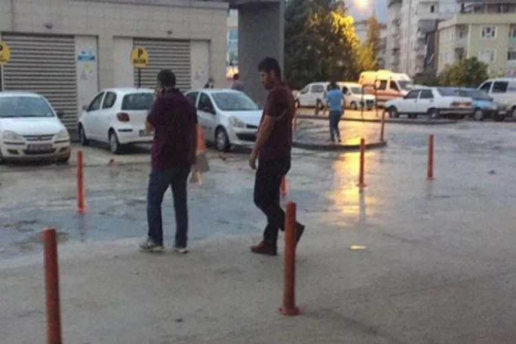 Bursa'da sokak ortasında bıçakladı!