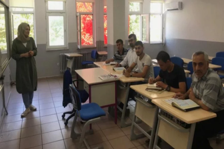 Orhangazi'de Suriyelilere Türkçe eğitimi