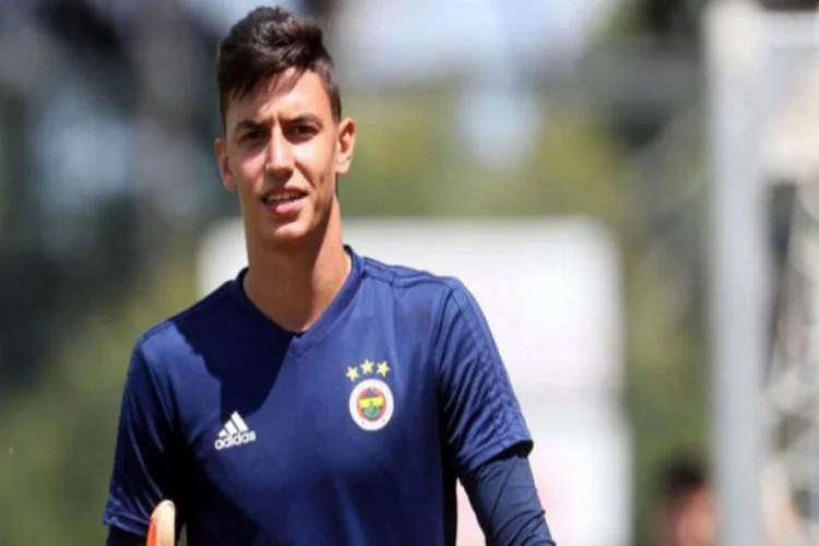 Fenerbahçe, Berke Özer'i kiraladı