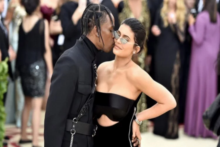 Travis Scott'tan sevgilisi Kylie Jenner'e dudak uçuklatan hediye