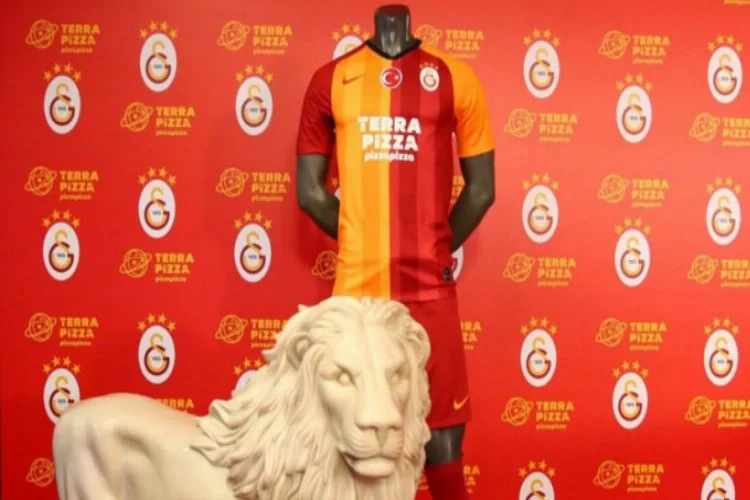 Galatasaray yeni forma sponsorunu tanıttı