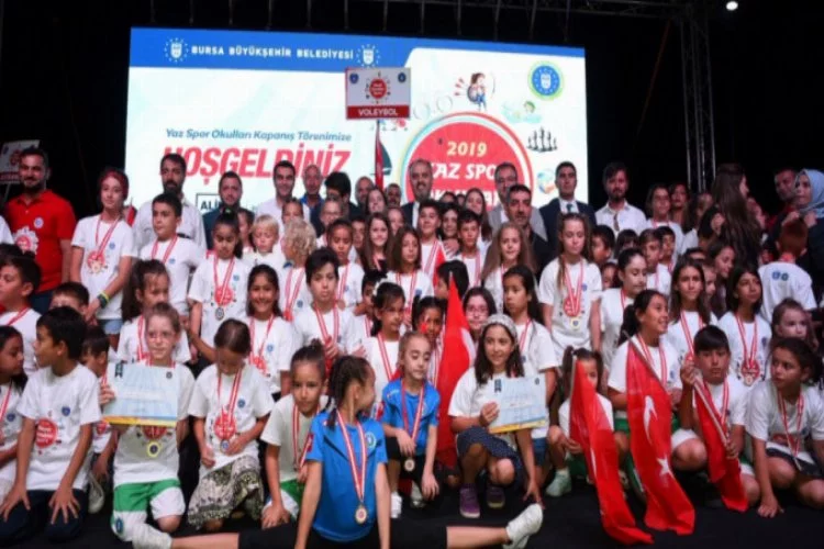Bursa'da yaz spor okullarına renkli mezuniyet