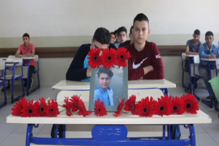 Bursa'da kazada hayatını kaybeden Samet'in sınıfında hüzün hakim
