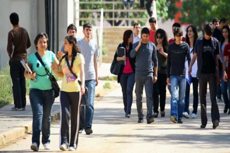 Bursa'da üniversite öğrencilerine sürpriz karşılama