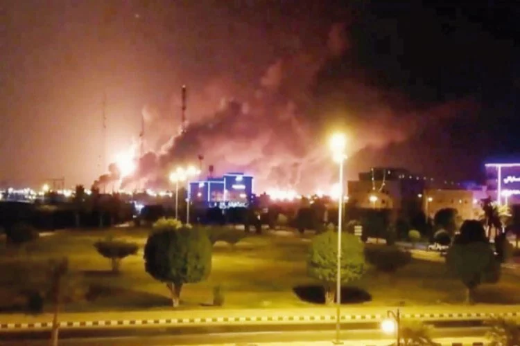 Suudi Arabistan rafinerilerine SİHA saldırısı