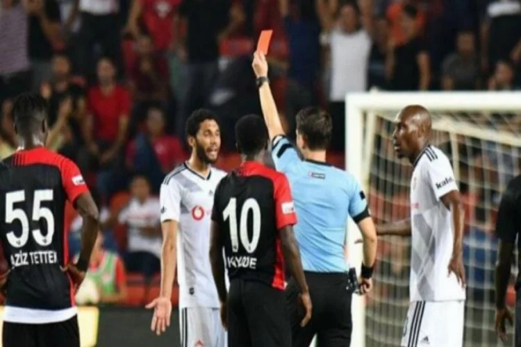 Beşiktaşlı Elneny'e 3 maç ceza!