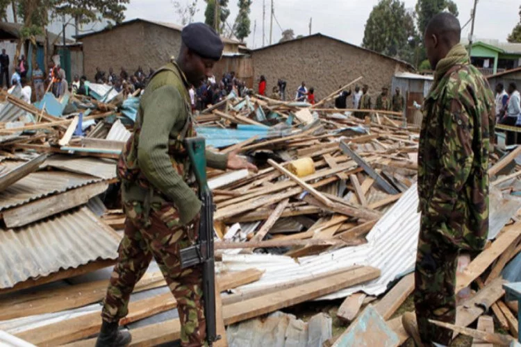 Kenya'da okul dersliği çöktü: 7 ölü