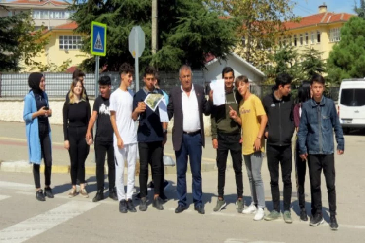 Mudanya'da veliler okul önüne kasis istiyor