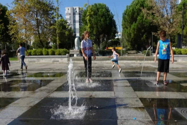 Bursa'da yaz bitti ancak çocukların su sevgisi bitmedi!