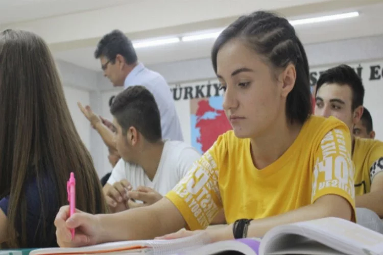 Bursa'da haftada bir gün okula lise diploması