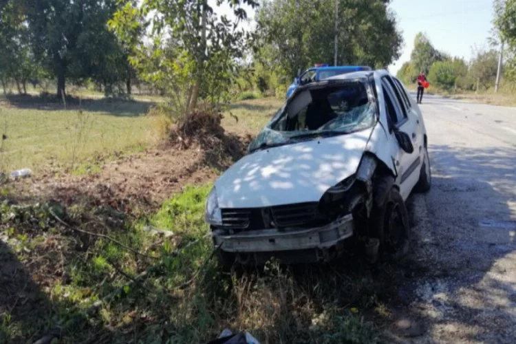 Bursa'da takla atan otomobilin sürücüsü ölümden döndü!