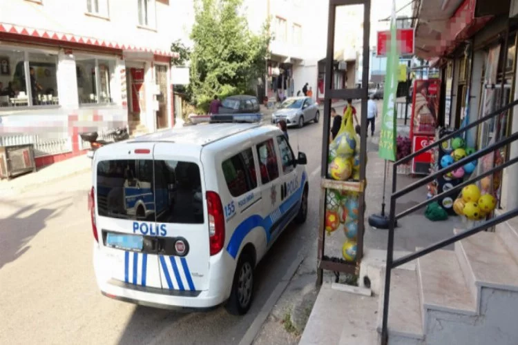 Bursa'da vicdansız sürücü baba ve çocuğuna çarpıp kaçtı!